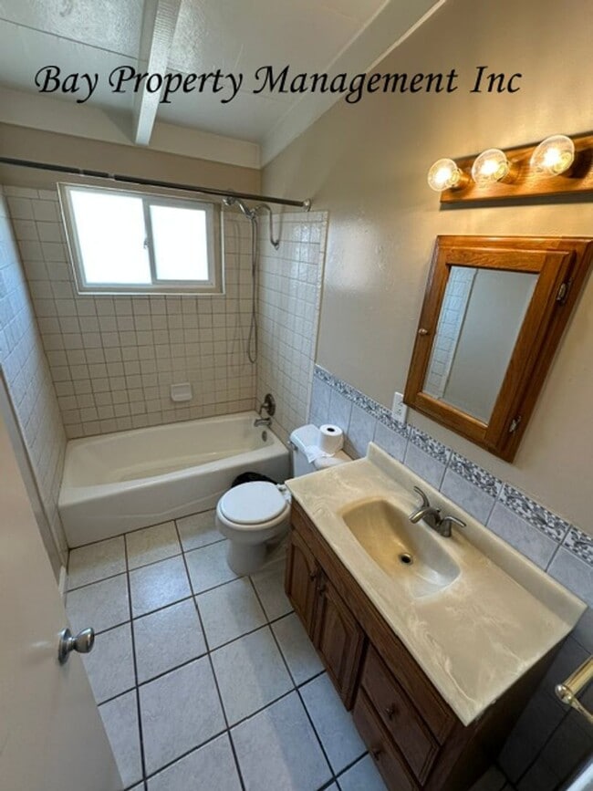 Foto del edificio - Lovely 3 bedroom 2 bath home with pets considered!