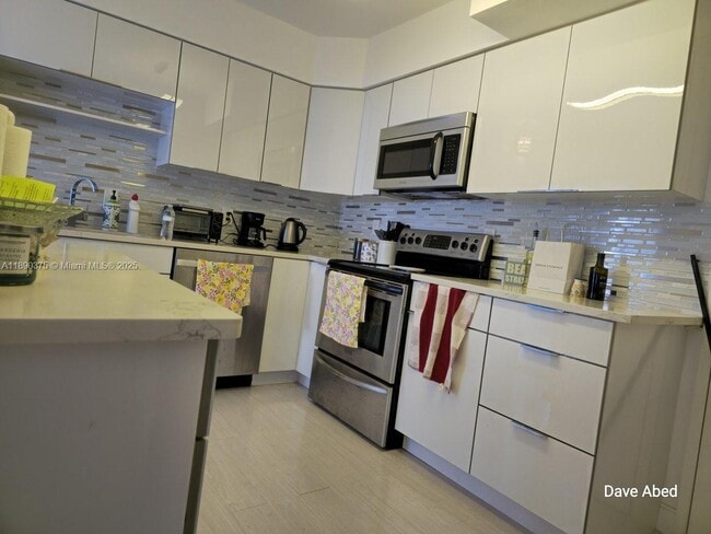 Building Photo - 3600 Galt Ocean Dr