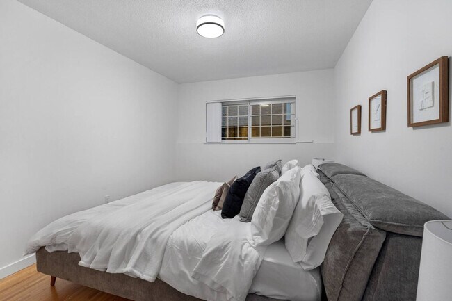Photo du bâtiment - 1550 W 11th Ave