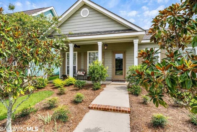 Entrance and Patio - 354 Majestic Beauty Ave