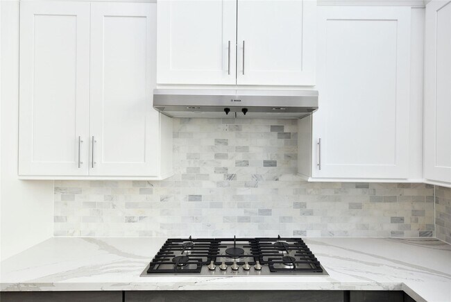 Foto del edificio - 706 Cage St