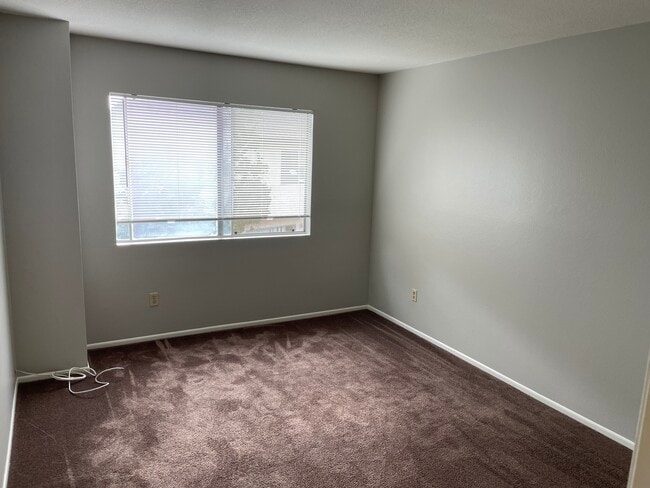 Building Photo - 240 S Foley Pl