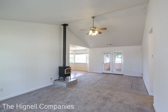 Foto del edificio - 3 br, 2 bath House - 18593 Saddleback Ridg...