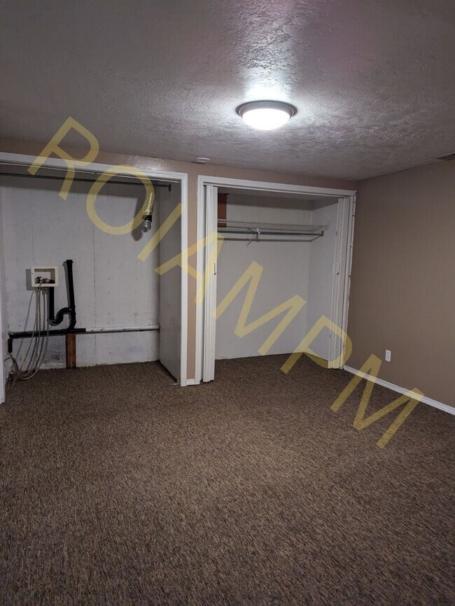 Foto del edificio - 2065 Falls Ave E