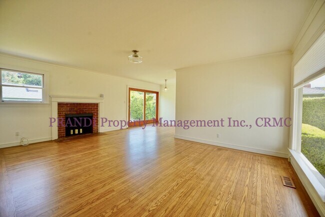 Foto del edificio - COMING SOON! One Level Tam Valley Home wit...