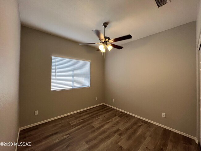 Foto del edificio - 7478 W Mission View Pl