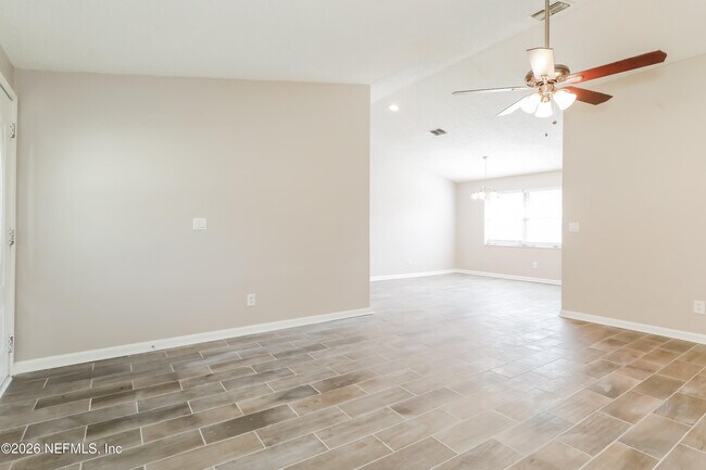 Foto del edificio - 1693 Susan Dr