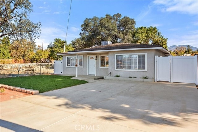 Building Photo - 1318 Malachite Ave