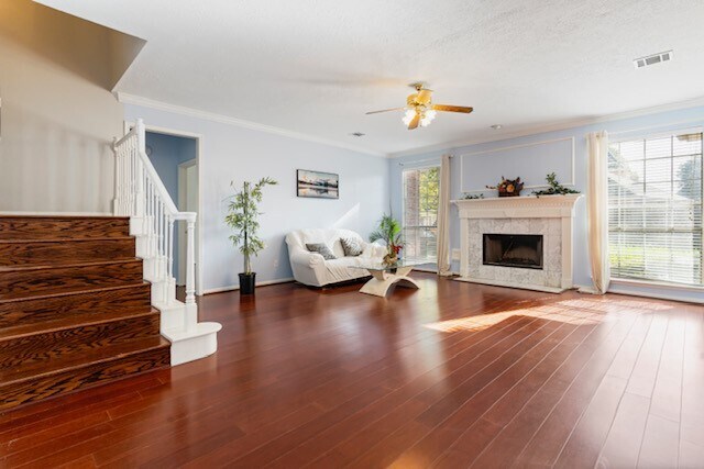 Foto del edificio - 6419 Sutter Park Ln