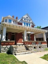 Building Photo - 1235 Maine St