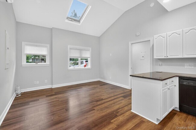 Foto del edificio - 6 Greg Ln