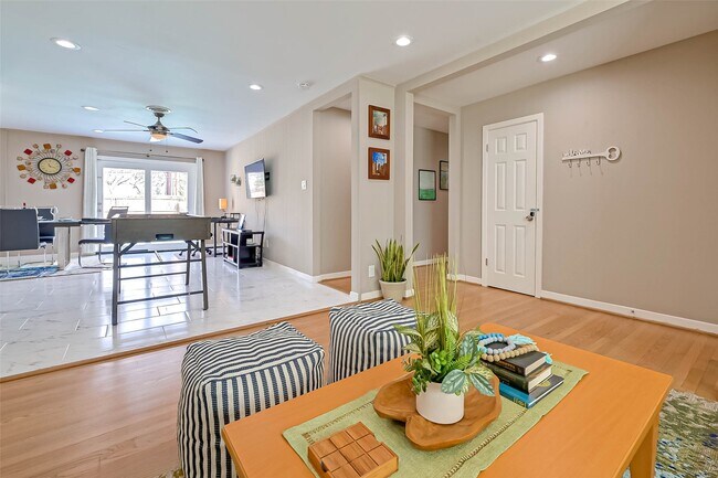 Foto del edificio - 5330 Hialeah Dr