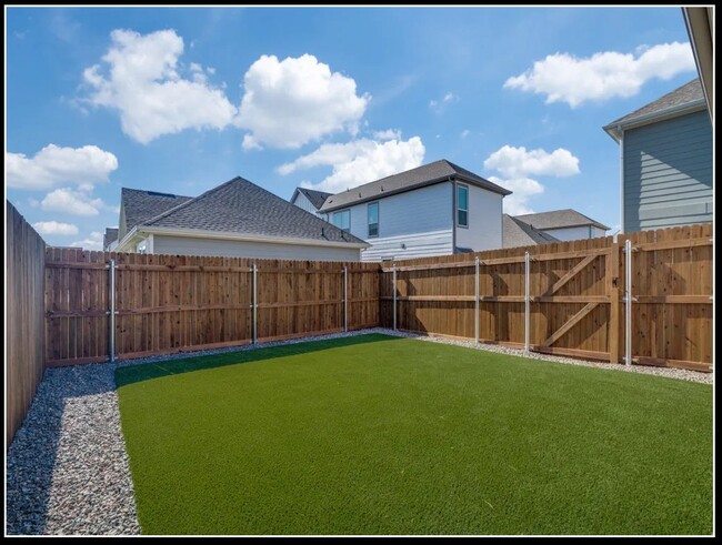 Building Photo - 151 Villas Dr