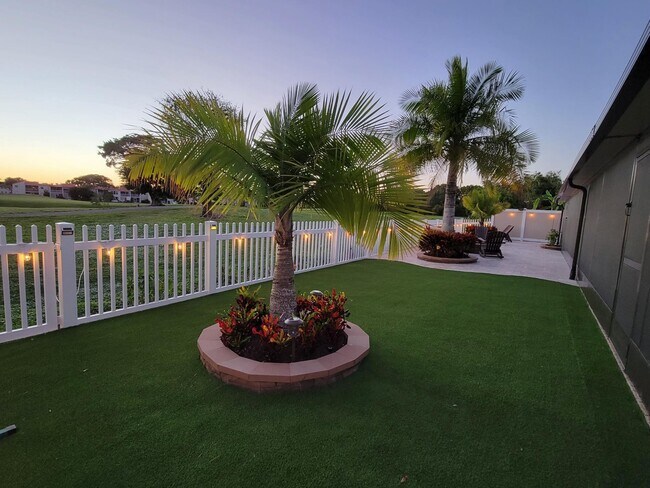 Foto del edificio - 7401 Corkwood Terrace