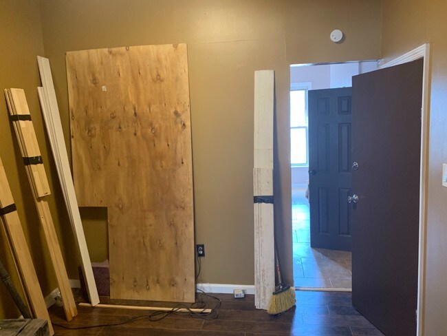 Building Photo - 28 Radde Pl