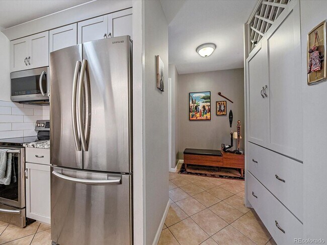 Foto del edificio - Condo 1Bed 1Bath - Long Realty and Property Management