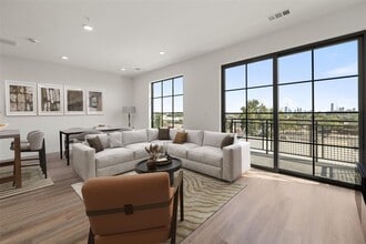Building Photo - 4315 S Congress Ave