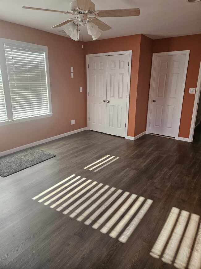 Foto del edificio - 11 Laurel Ave