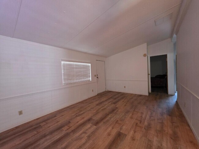 Foto del edificio - 13146 E 42nd St