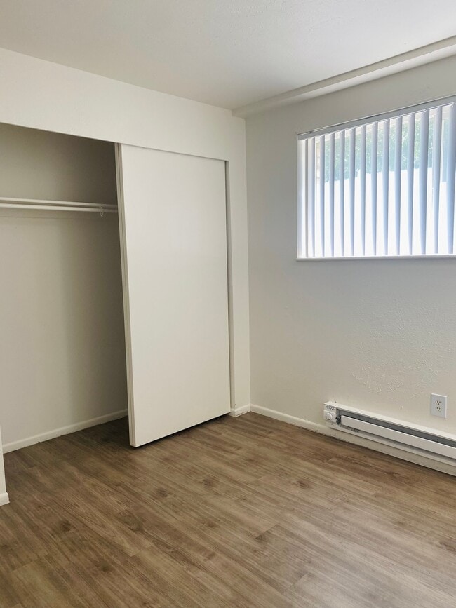 Building Photo - 250 S 900 E