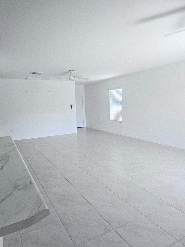 Building Photo - Charming 3-Bed/2-Bath House (Rita Ranch Co...