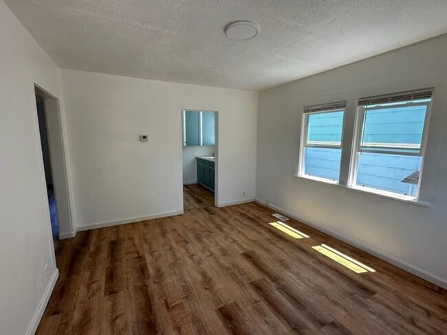 Building Photo - 541 15th St