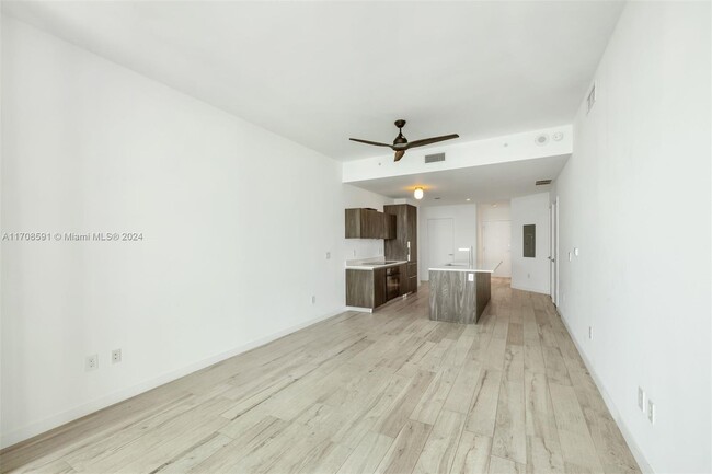 Foto del edificio - 480 NE 31st St