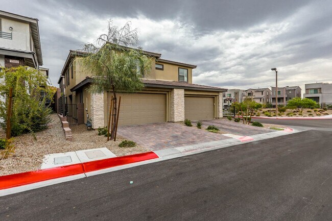Foto del edificio - 3 Bed Nicely Upgraded Summerlin TownHome