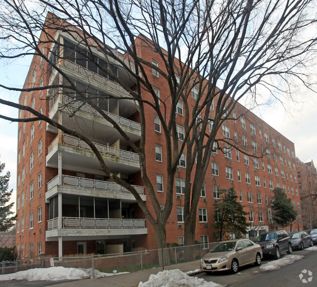 Building Photo - 600-642 Locust St