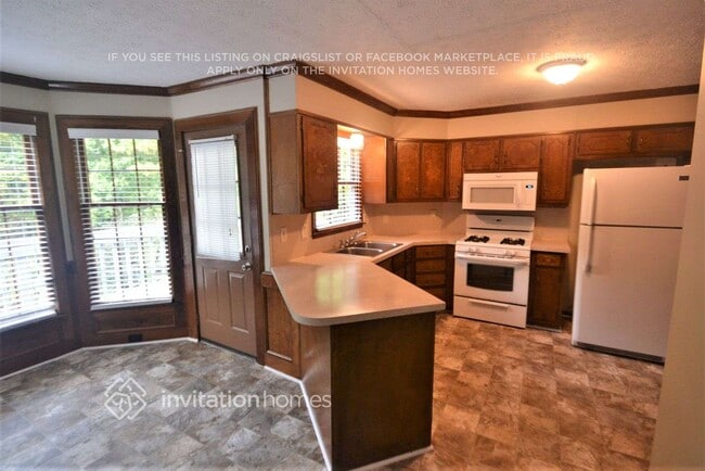 Building Photo - 5018 Stoney Point Cir