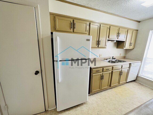 Foto del edificio - 11 Briarwood Cir