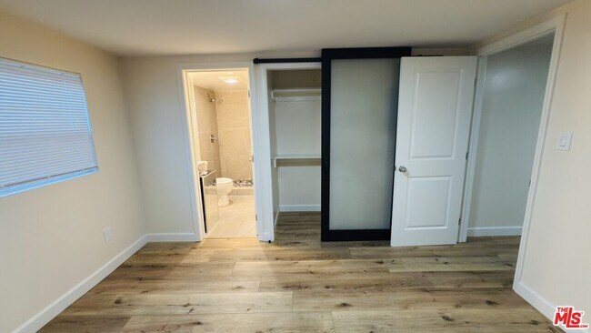 Foto del edificio - 385 Redondo Ave