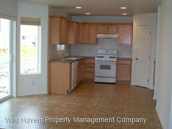 Building Photo - 3584 NE Spring Meadow Dr