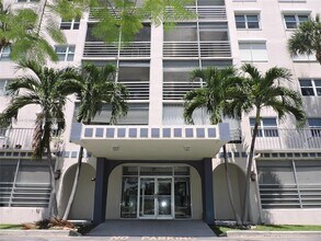 Building Photo - 501 E Dania Beach Blvd