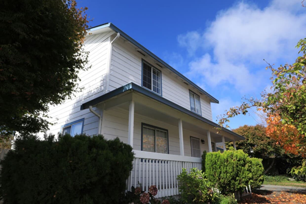 Foto principal - Spacious 3/2 with large yard