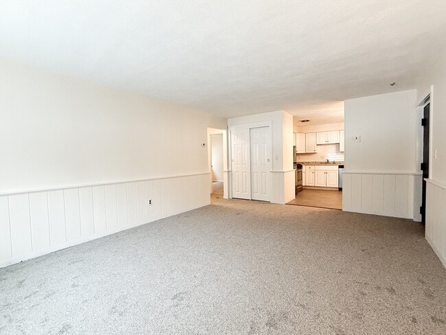 Building Photo - 80 Walnut St