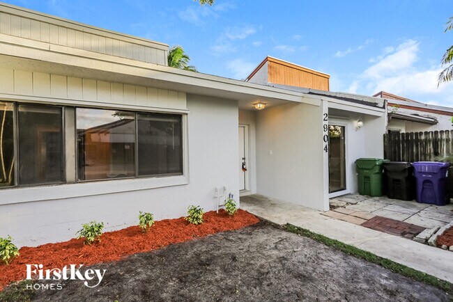 Foto del edificio - 2904 NW 67th Ct