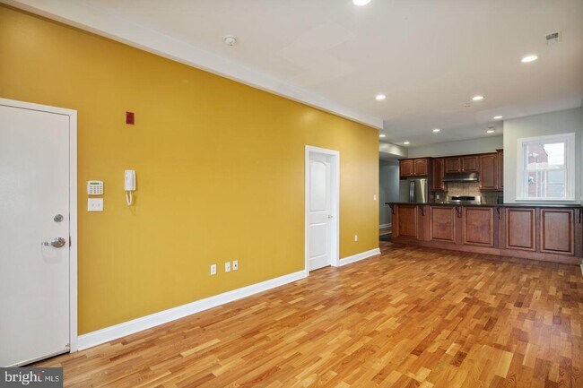 Foto del edificio - 3933 Lancaster Ave