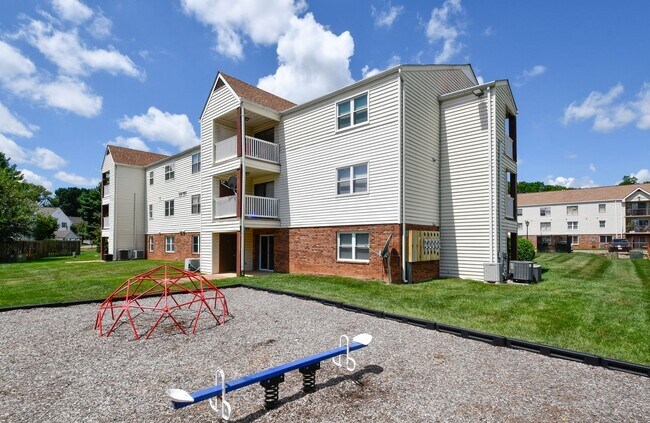 Foto del edificio - 102 Chesterfield Ln