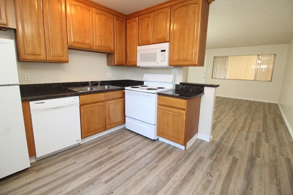 Foto principal - Courtyard Apartments