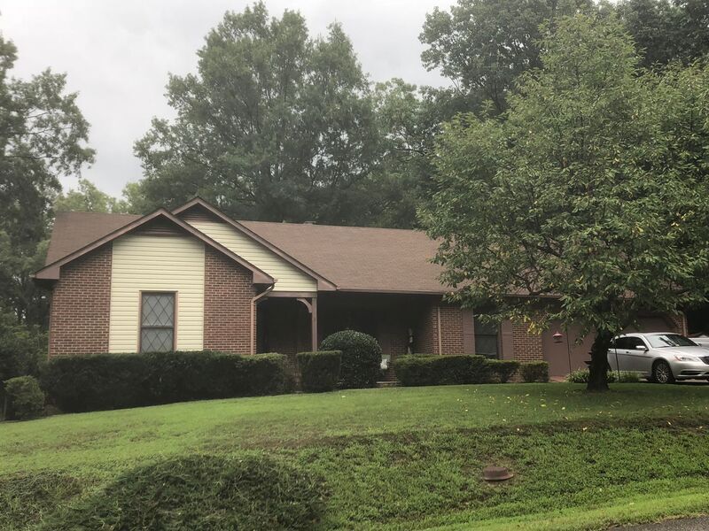 Primary Photo - 203 Stonewall Dr