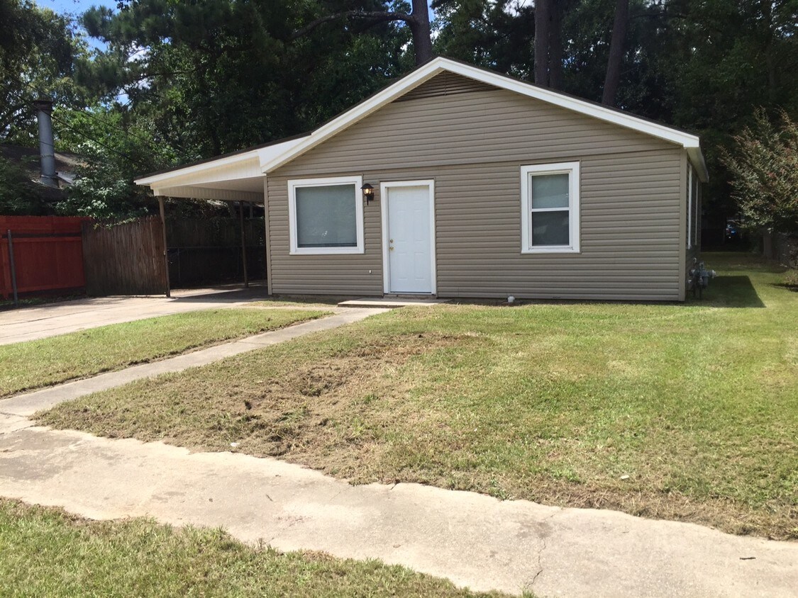 Foto principal - 205 N Ruland St