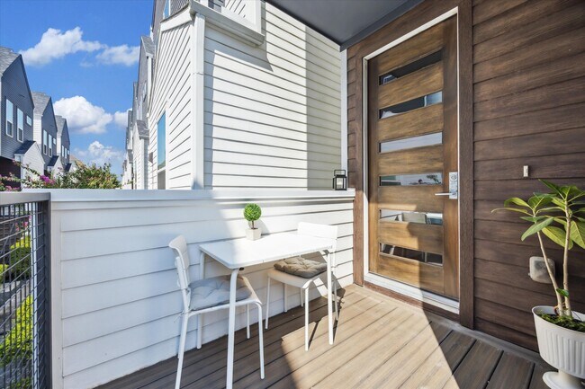 Foto del edificio - 1131 W 17th St