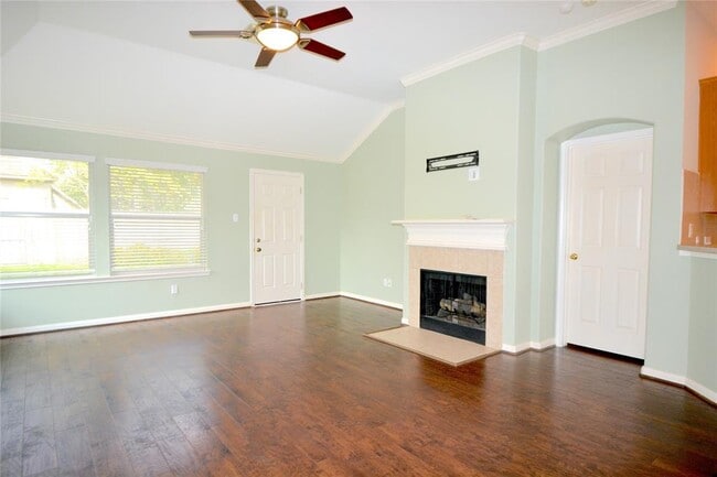 Building Photo - 5911 Mettler Ln