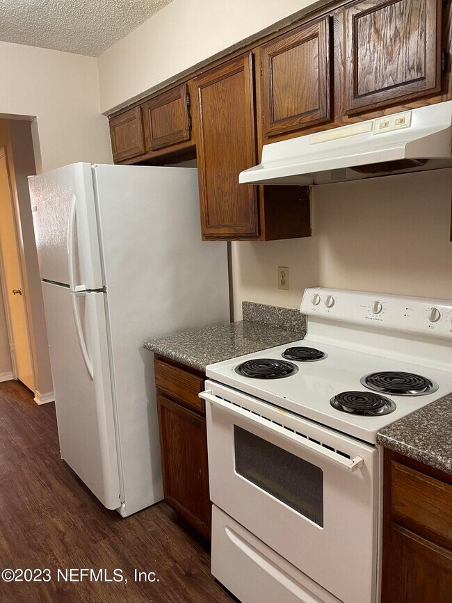 Foto del edificio - 456 Crabapple Ct