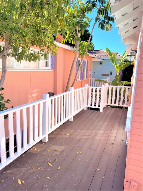 Foto del edificio - 273 Lower Cliff Dr