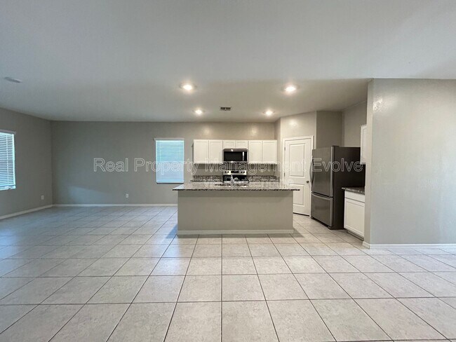 Photo - 6511 W Magdalena Ln House