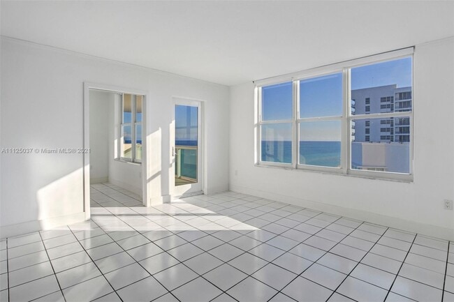 Building Photo - 5001 Collins Ave