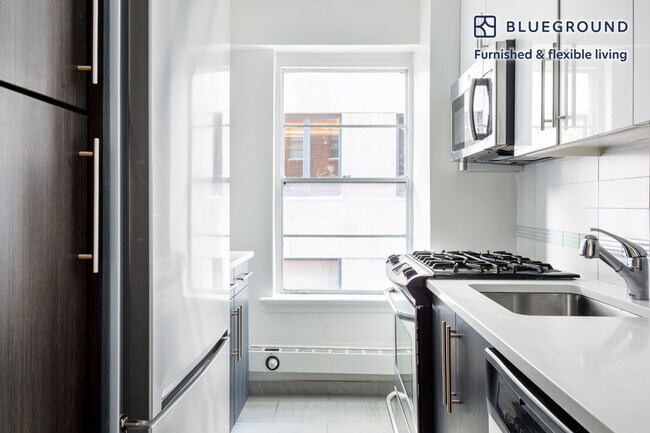 Foto del edificio - 300 E 51st St