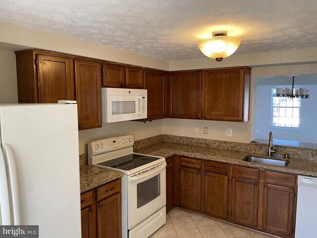 Building Photo - 874 Flagler Dr